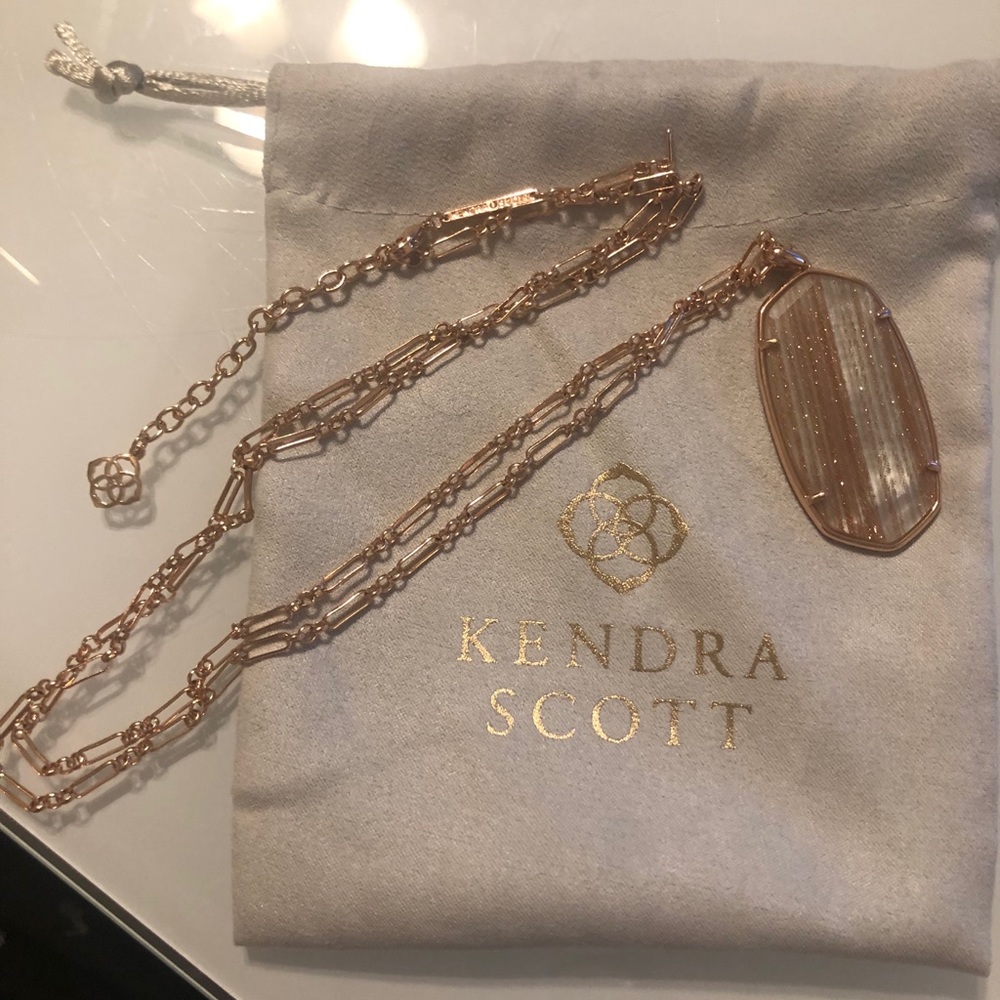 Kendra Scott pendant necklace